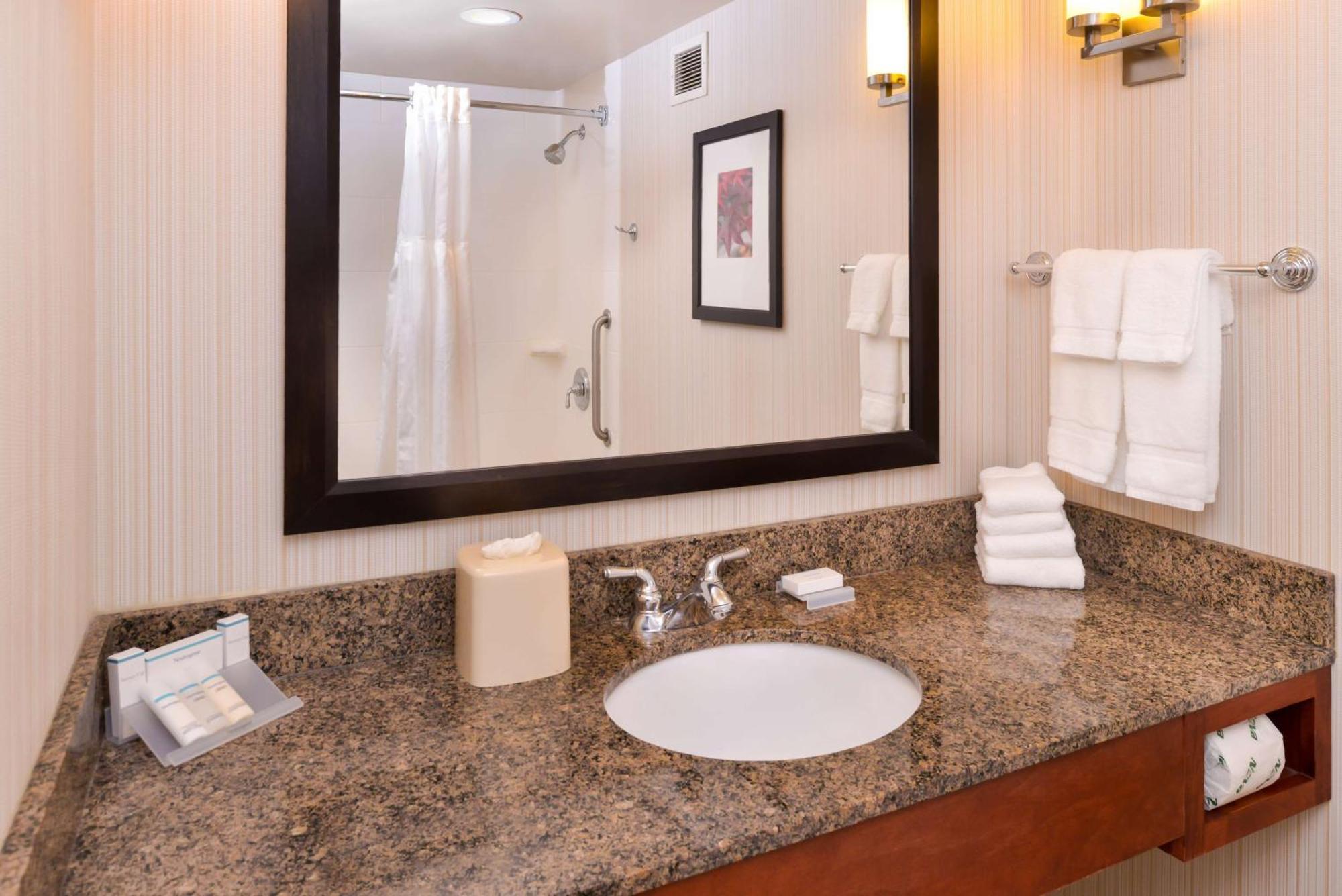 Hilton Garden Inn White Marsh Esterno foto